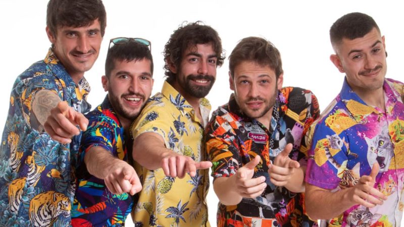CONTRACTAR GRUP DE VERSIONS WAIKIKI