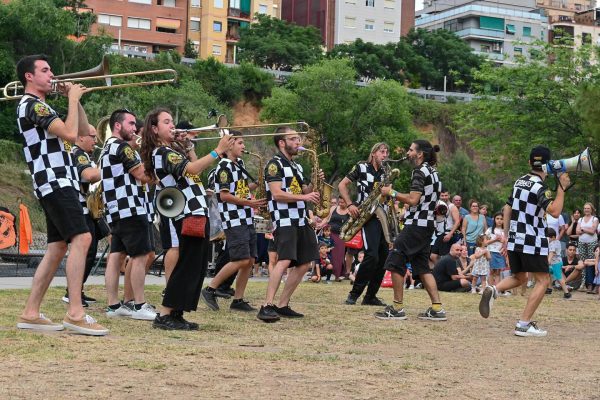 CONTRACTAR ZEBRASS MARCHING BAND