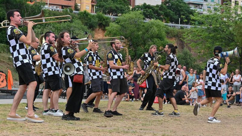 CONTRACTAR ZEBRASS MARCHING BAND