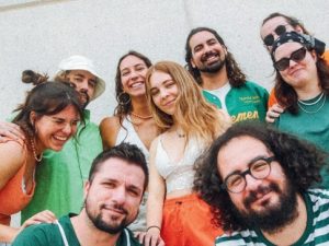 CONTRACTAR GRUP DE VERSIONS LA TRIBUT FM