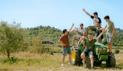 CONTRACTAR GRUP DE VERSIONS VIZURI