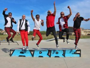CONTRACTAR GRUP DE VERSIONS THE COVERS BAND