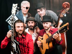 CONTRACTAR GRUP DE VERSIONS PIRATAS RUMBVERSIONS