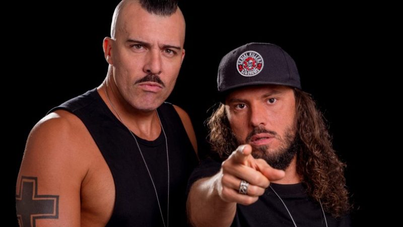 CONTRACTAR GRUP DE VERSIONS SERIAL KILLERZ