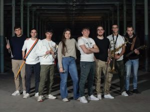 CONTRACTAR GRUP DE VERSIONS VERTIGEN