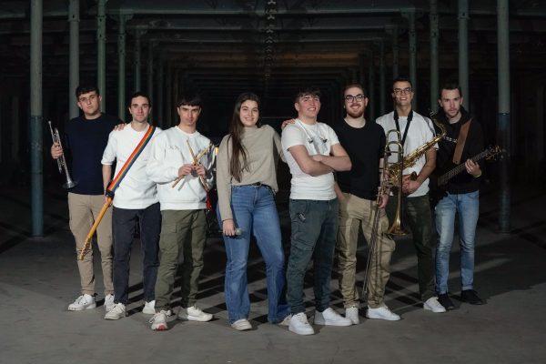 CONTRACTAR GRUP DE VERSIONS VERTIGEN