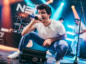 CONTRACTAR BANDA NEON