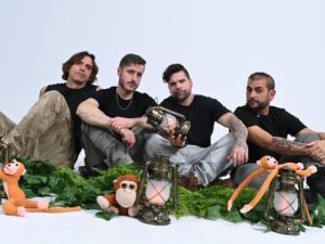 CONTRACTAR SILVER MONKEYS